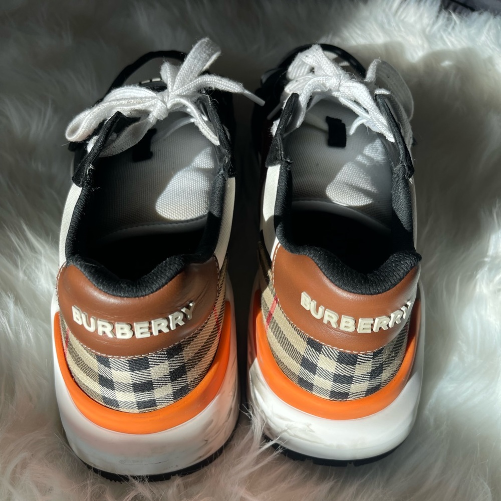 Authentic Burberry Ramsey Archive Beige/Black Vintage Check Sneakers - Picture 5 of 7